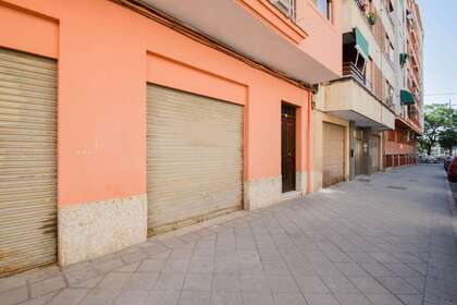 Commercial premise for sale in Pajaritos, Granada. 